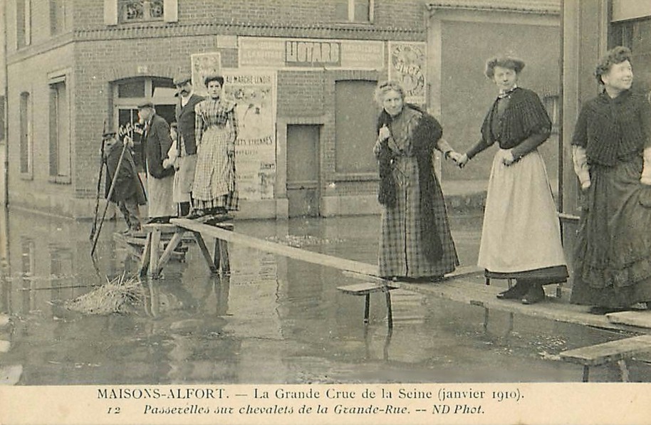 1910 Maisons-Alfort Hôtel des Bains passerelles au sec